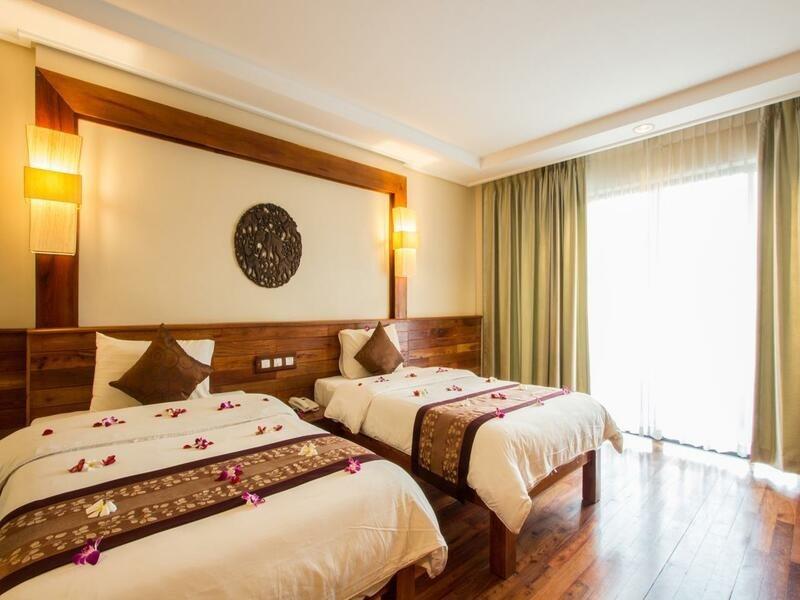 Royal Empire Premium Hotel Siem Reap Exterior foto