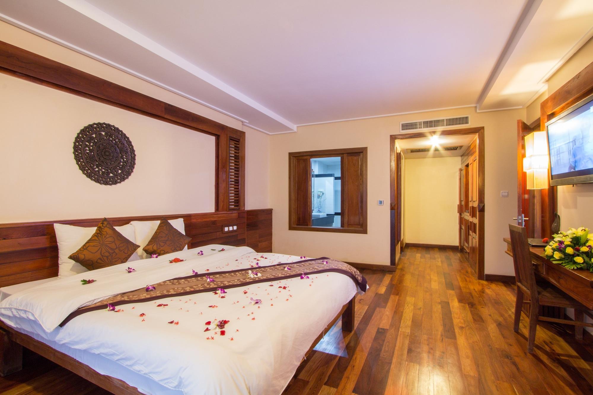 Royal Empire Premium Hotel Siem Reap Exterior foto