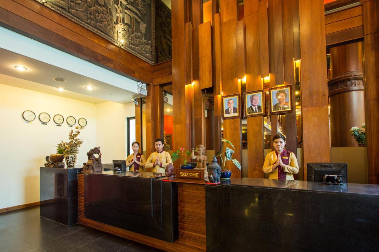 Royal Empire Premium Hotel Siem Reap Exterior foto