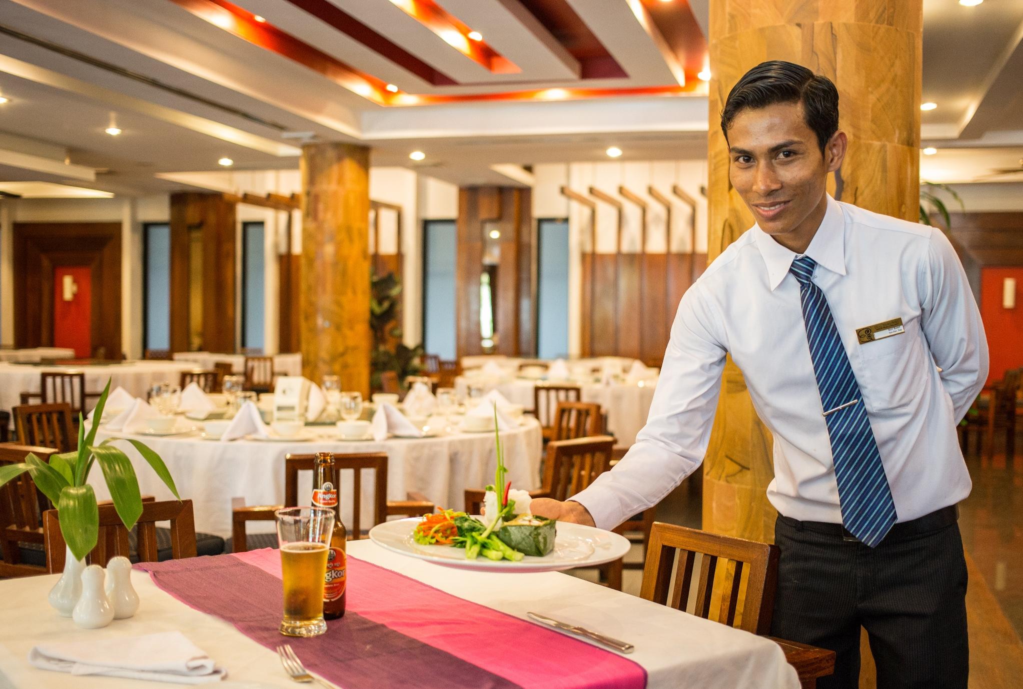 Royal Empire Premium Hotel Siem Reap Exterior foto